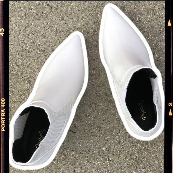 Qupid White Pointed Toe Ankle Block Heel Bootie - Picture 8 of 8